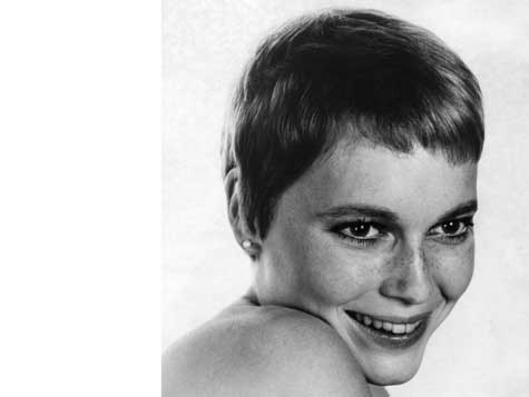 Vidal Sassoon taglia i capelli a Mia Farrow sul set del film Rosmary's Baby