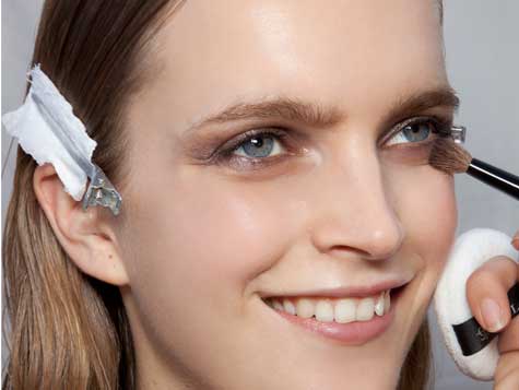 Sguardo stanco e appesantito? Può essere per mancanza di sole