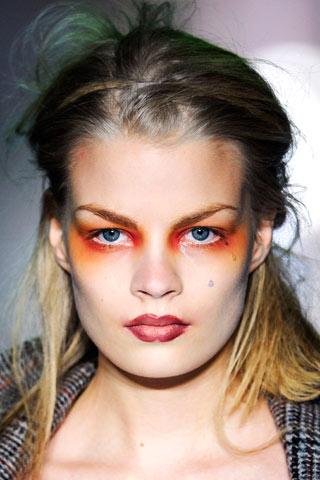 Halloween: trucco last minute . 10 idee per un make up... terrificante . Westwood-bty-F12-002