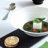  Crema di spinaci con budino al latte di cocco, olive amare, fragoline e piccoli chapati