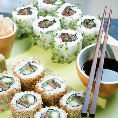 Ura maki con tonno e salmone