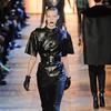 Yves Saint Laurent: la blusa di pelle
