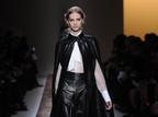 Valentino. Il folk oltre l'immagine