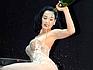 Dita Von Teese: annaffiata di champagne